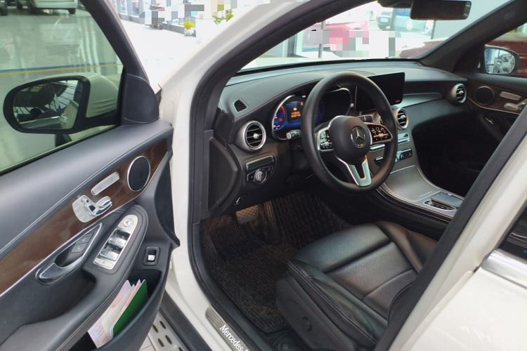 Used Mercedes-Benz GLC 2020 Facelift GLC 300 L 4MATIC Dynamic Edition
