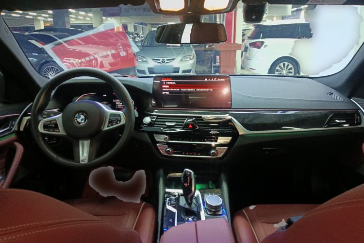 Used BMW 5 Series 2022 Second Facelift 525Li M Sport Package Center Console