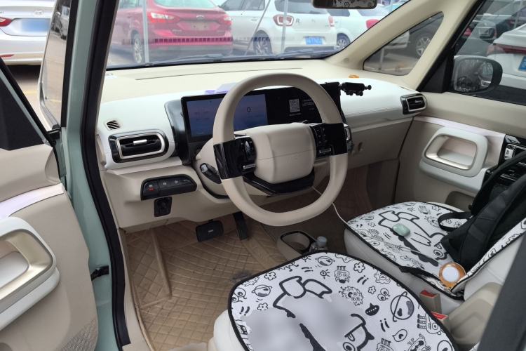 Used Baojun KiWi EV 2023 Smart Luxury Edition Ternary Lithium Center Console