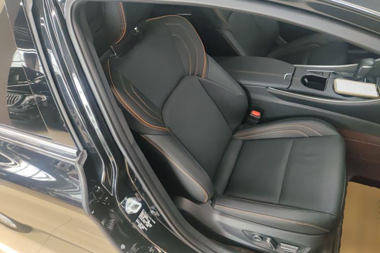 Used Toyota Avalon 2024 Dual-Engine 2.5L XLE Premium Edition Right Front Seat