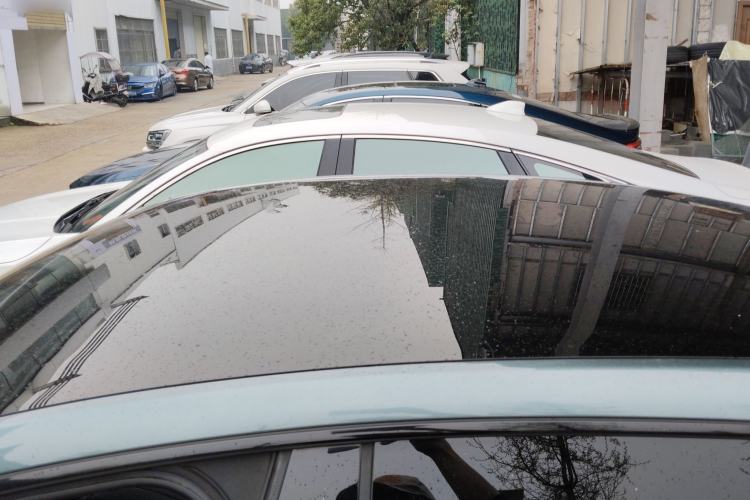 Used XPeng P7 2023 P7i 610 Pengyi Performance Edition Roof