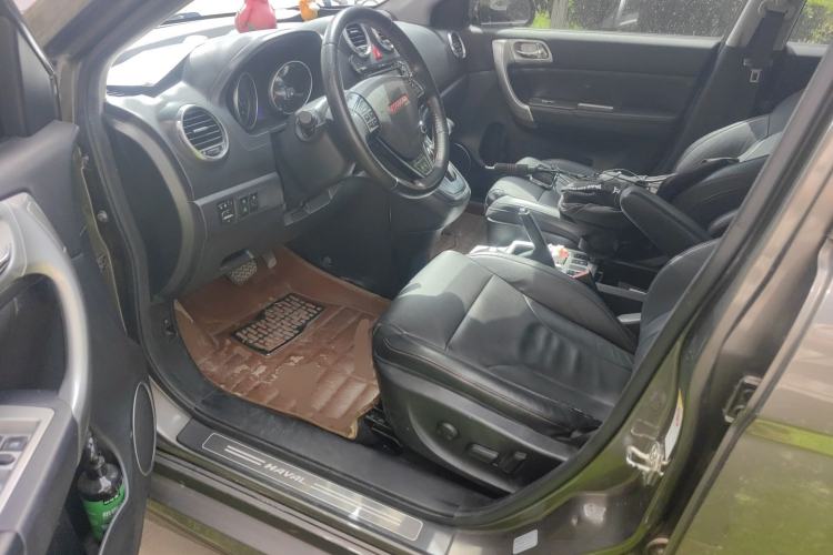 Used Haval H6 2013 Upgraded Model 2.4L Automatic Two-Wheel Drive Prestige Version
