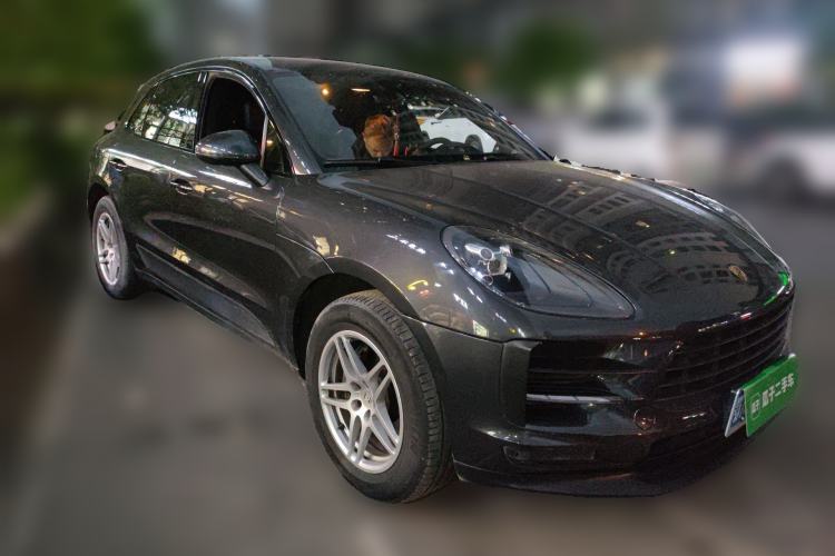 Used Porsche Macan 2018 Macan 2.0T Front Right 45 Deg