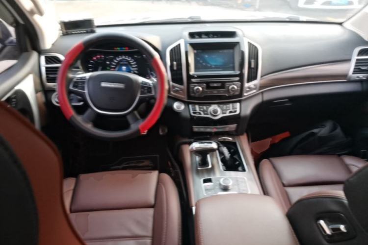 Used Haval H9 2017 2.0T Gasoline 4x4 Premium 5-Seater Center Console