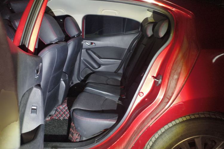 Used Mazda Mazda 3 Axela 2016 Sedan 1.5L Automatic Comfort Model
