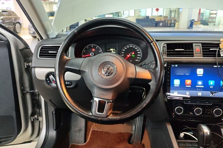 Used Volkswagen Sagitar 2014 Revised Version 1.6L Automatic Leading Edition Steering Wheel