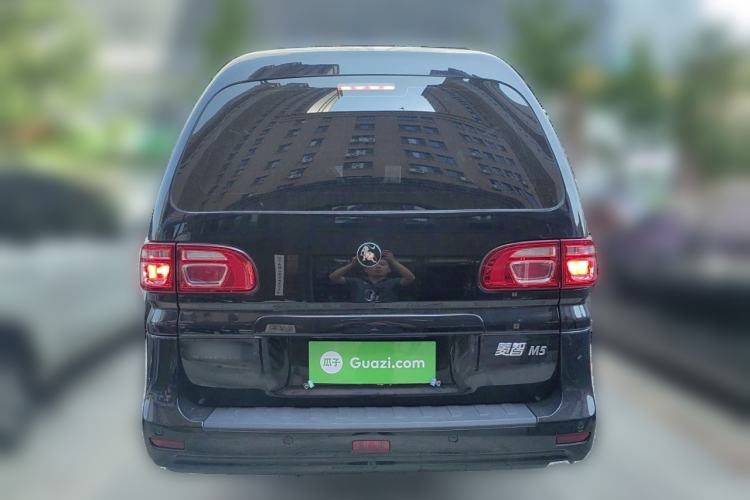 Used FORTHING Lingzhi 2023 M5L 1.6L Base Model 5 Seats
