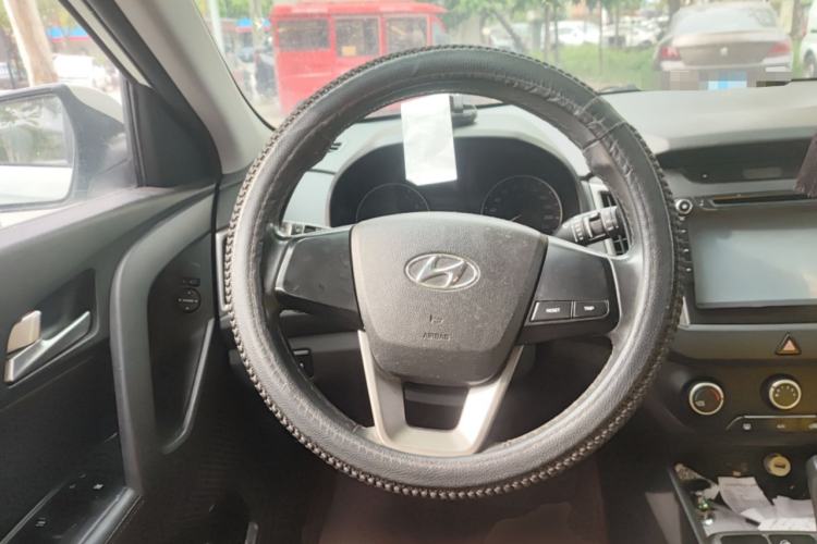 Used Hyundai ix25 2015 1.6L Automatic Two-Wheel Drive Smart GLS Trim Steering Wheel