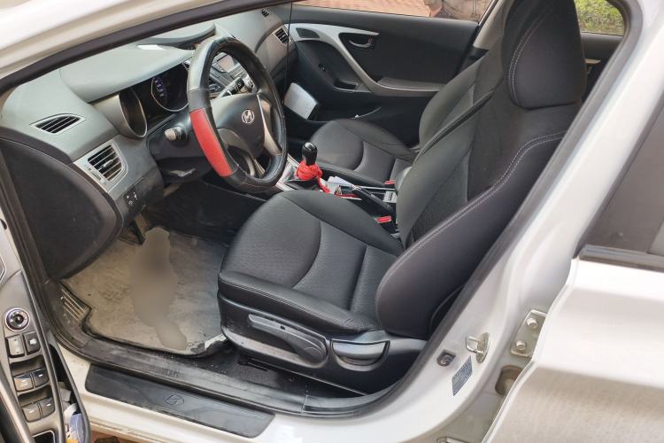 Used Hyundai Elantra (5th Generation / Langdong) 2012 1.6L Manual Fashion Edition
