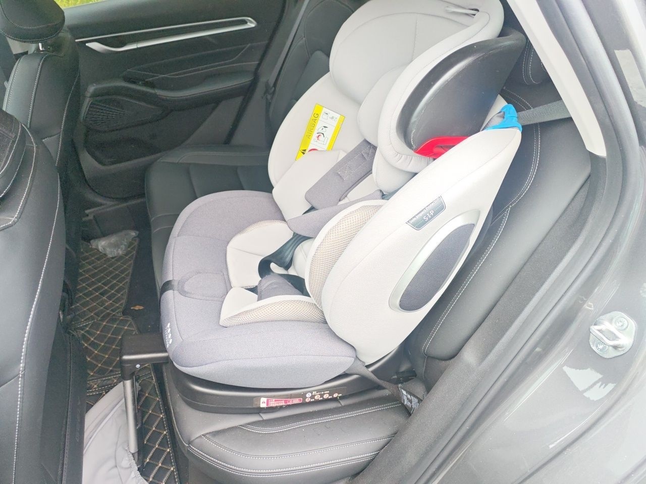 Geely Auto Emgrand 2025 4th Generation 1.5L CVT Luxury Version — снимка 20