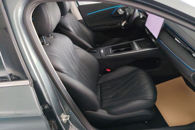 Used Fengyun A8L 2025 1.5 TGDI 145 km Luxury Version Right Front Seat