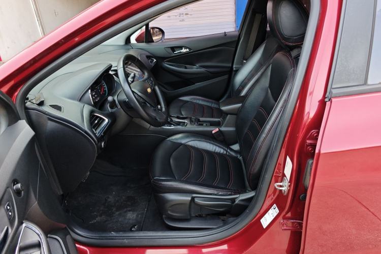 Used Chevrolet Cruze 2018 320 Automatic Pioneer Sunroof Edition Left Front Seat