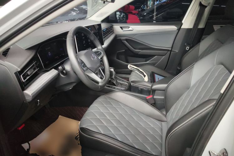 Used Volkswagen Sagitar 2023 300TSI DSG Excellence Edition Left Front Seat