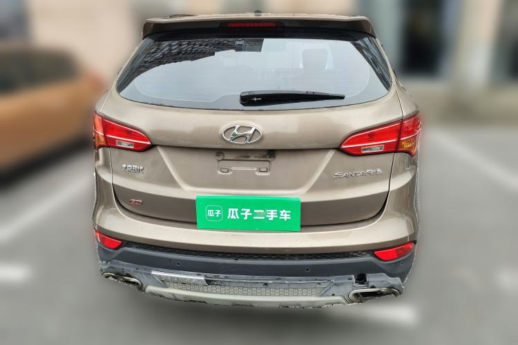 Used Hyundai Santa Fe 2013 2.4L Automatic Two-Wheel Drive Smart Version Rear