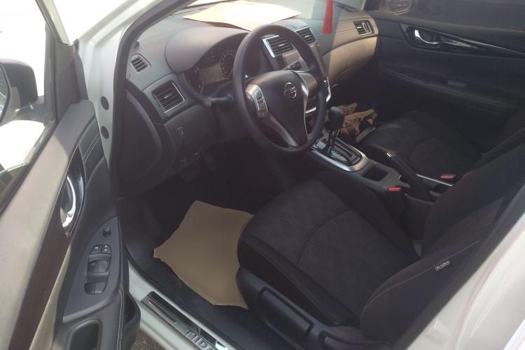 Used Nissan Tiida 2016 1.6L CVT Cool Dynamic Edition