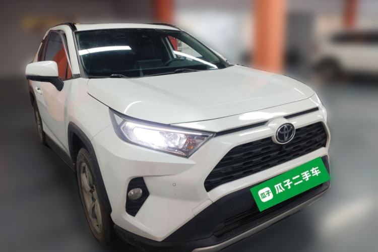 Used Toyota RAV4 2022 2.0L CVT Two-Wheel Drive Fashion Plus Edition Front Right 45 Deg