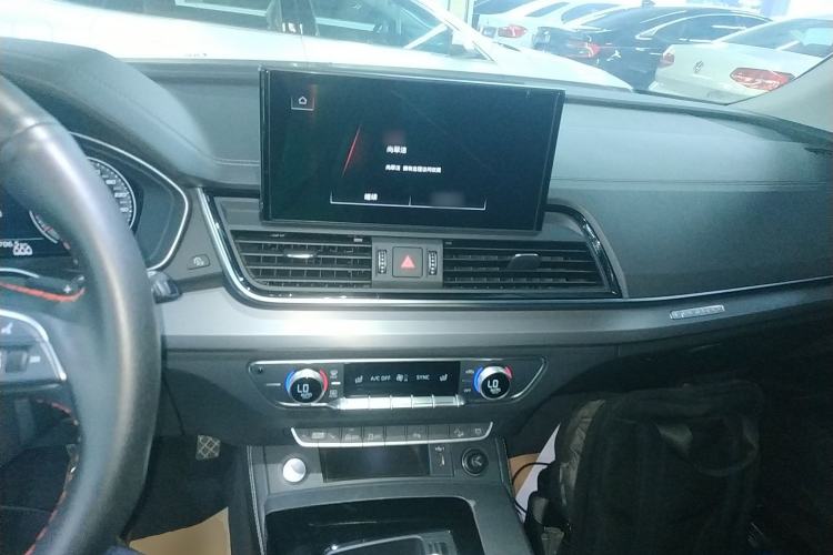 Used Audi Q5L 2021 40 TFSI Fashion Dynamic Model
