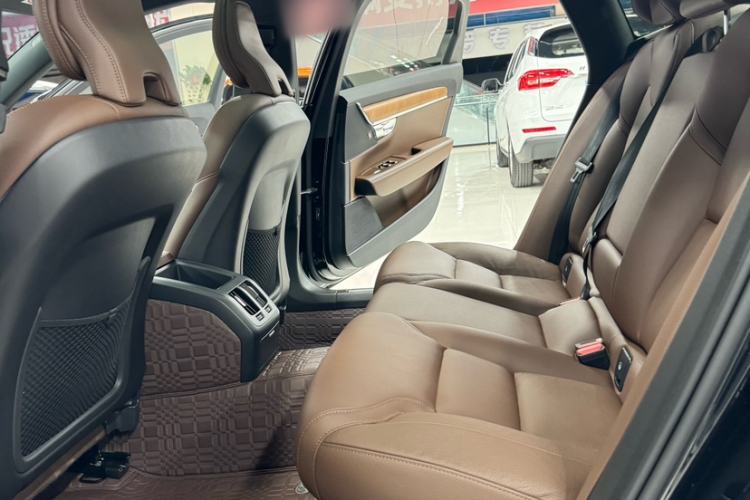 Used Volvo S90 2023 B5 Zhiyi Luxury Edition
