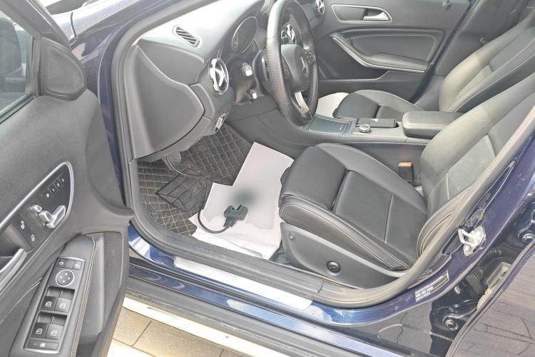 Used Mercedes-Benz GLA 2018 GLA 200 Sport Edition Driver Seat