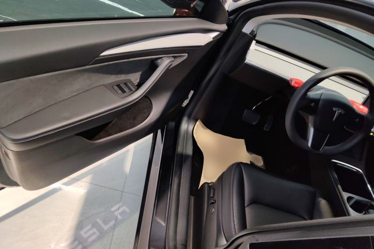 Used Tesla Model Y 2024 Rear-Wheel-Drive Version
