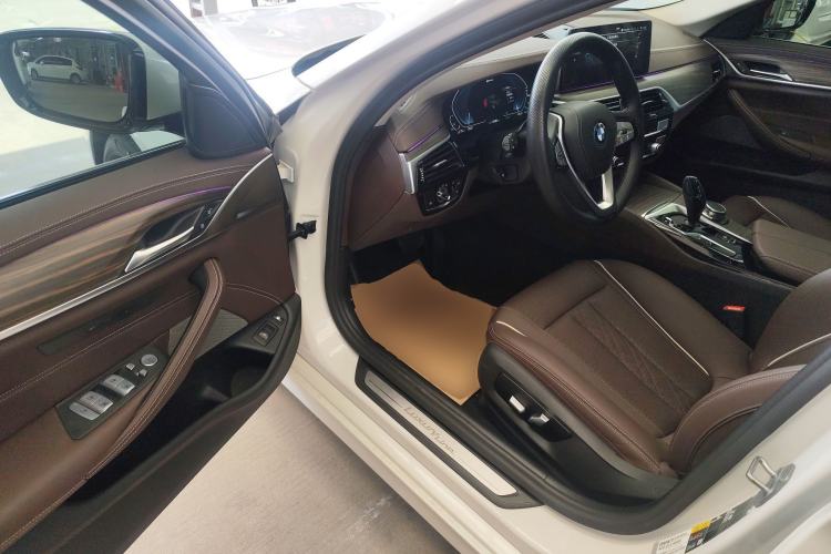 Used BMW 5 Series New Energy 2022 Updated Version 535Le Luxury Package Driver Seat