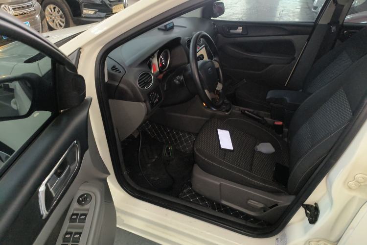 Used Ford Focus 2013 Hatchback Classic 1.8L Automatic Base Model