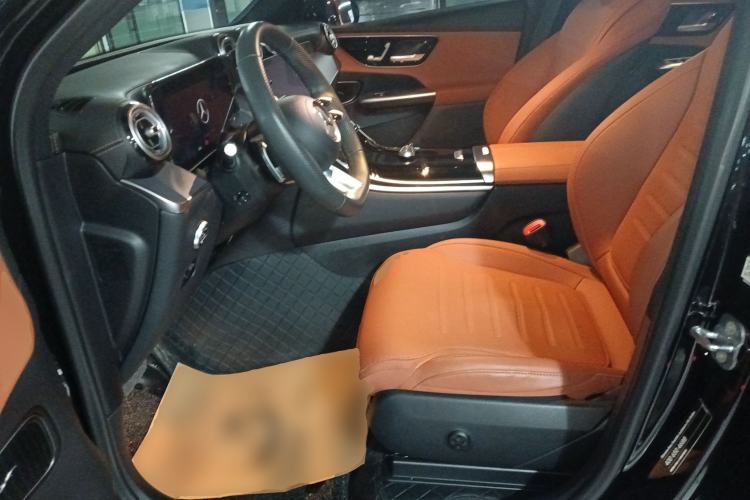 Used Mercedes-Benz GLC 2023 GLC 260 L 4MATIC Luxury Model 5 Seats
