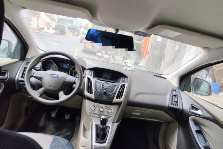 Used Ford Focus 2012 Sedan 1.6L Manual Comfort Model
