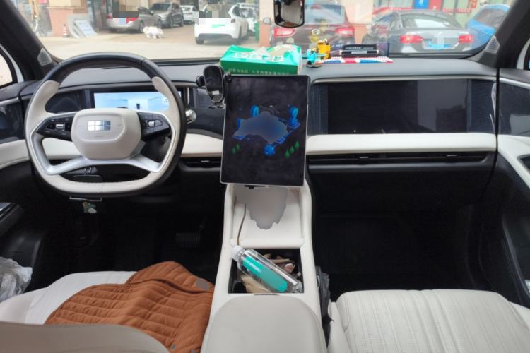 Used Geely Galaxy L7 2023 1.5T 115 km Starship Center Console