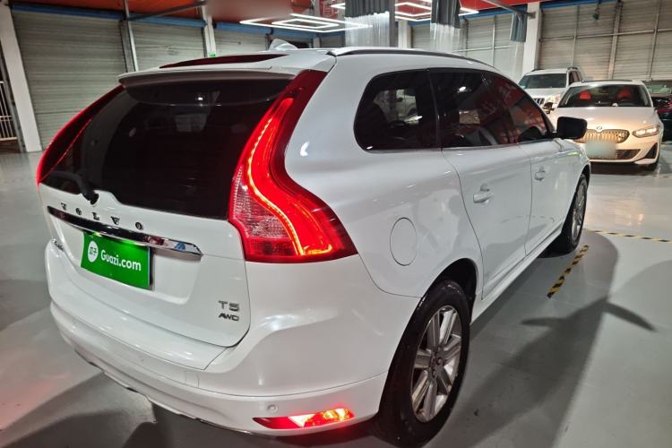 Used Volvo XC60 2017 T5 AWD Smart Upgrade Edition
