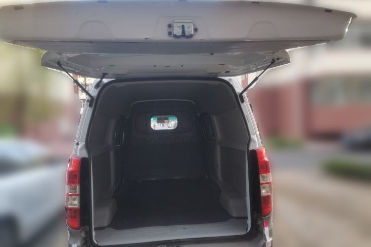 Used Jinbei New Hiace S 
