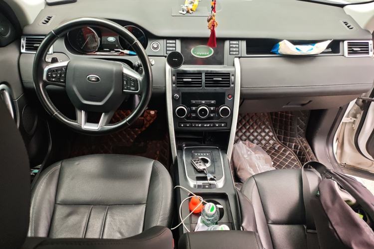 Used Land Rover Discovery Sport 2019 240 PS SE Version China V Standard Center Console