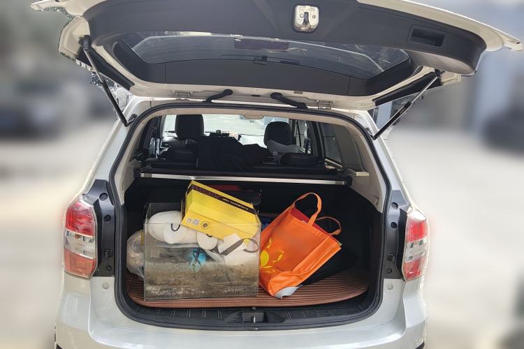 Used Subaru Forester 2015 2.0i Special Edition Commemorative Model Trunk