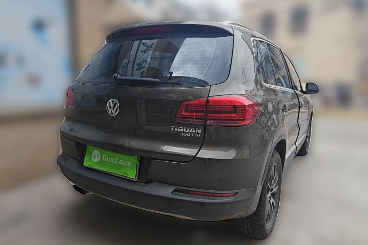 Used Volkswagen Tiguan 2016 300TSI Automatic All-Wheel Drive Luxury Edition Rear Right 45 Deg