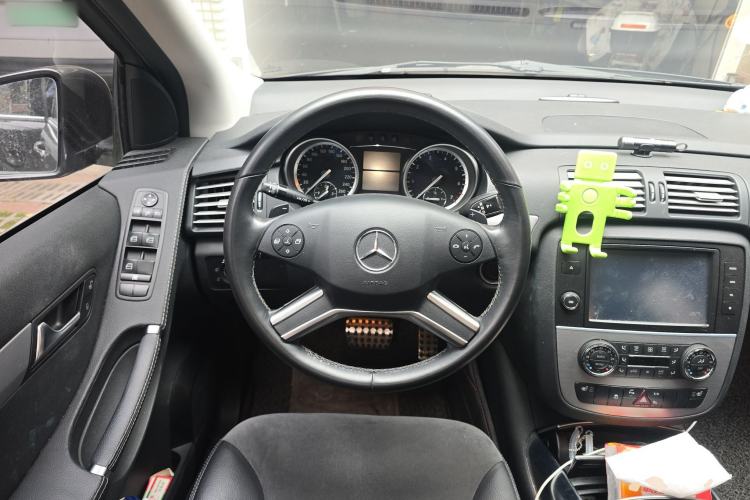 Used Mercedes-Benz R-Class 2014 R 320 4MATIC Business Model