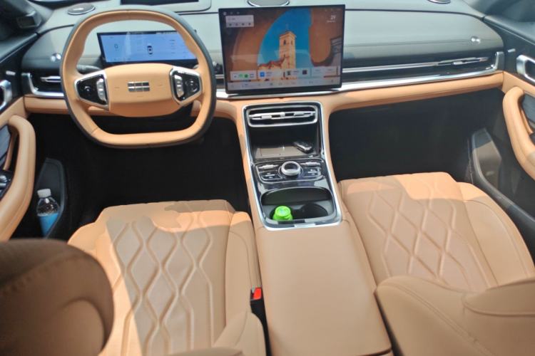 Used Geely Galaxy A7 2025 Model EM-i 150km Starship Edition Center Console