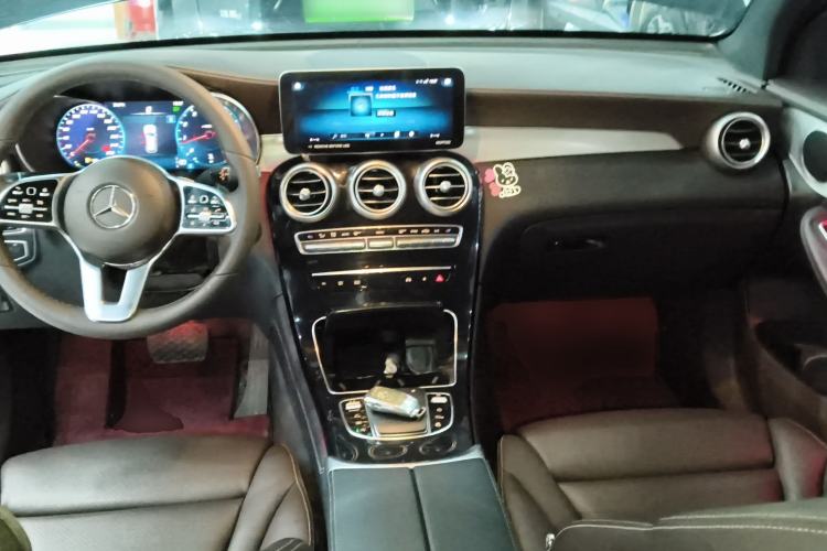 Used Mercedes-Benz GLC 2022 Refreshed GLC 260 L 4MATIC Dynamic Edition Center Console