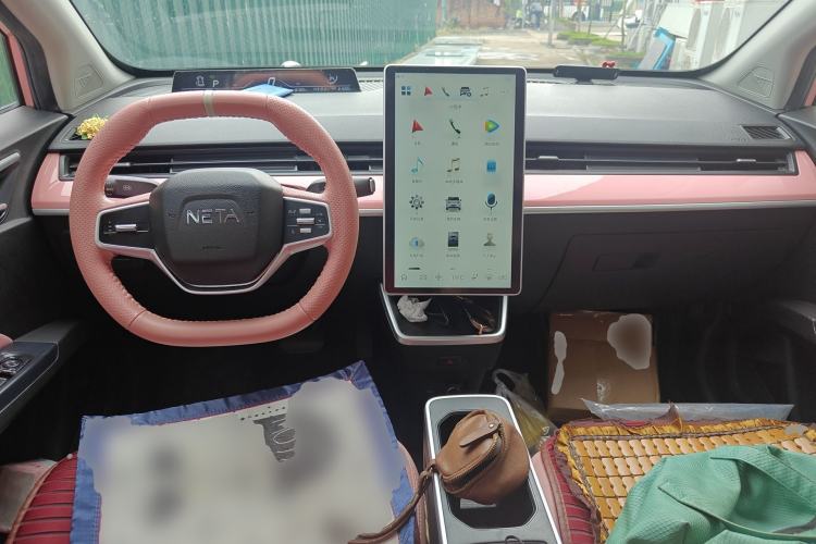 Used NETA V 2022 Chao 400 Lite Pink Custom Edition Center Console