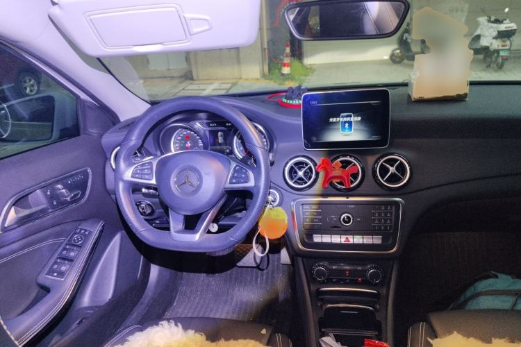 Used Mercedes-Benz GLA 2019 GLA 200 Fashion Model Steering Wheel