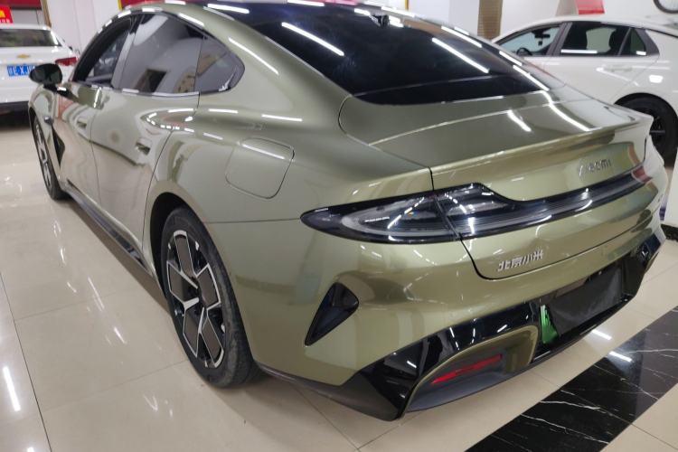 Used Xiaomi Auto SU7 2024 Rear-Drive Standard Founder Edition
