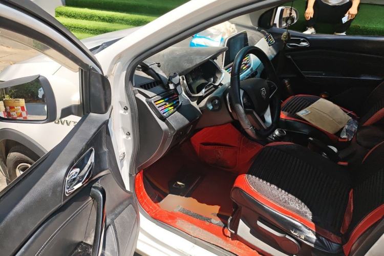 Used Baojun 310W 2018 1.5L Automatic Luxury Version China VI Emission Standard
