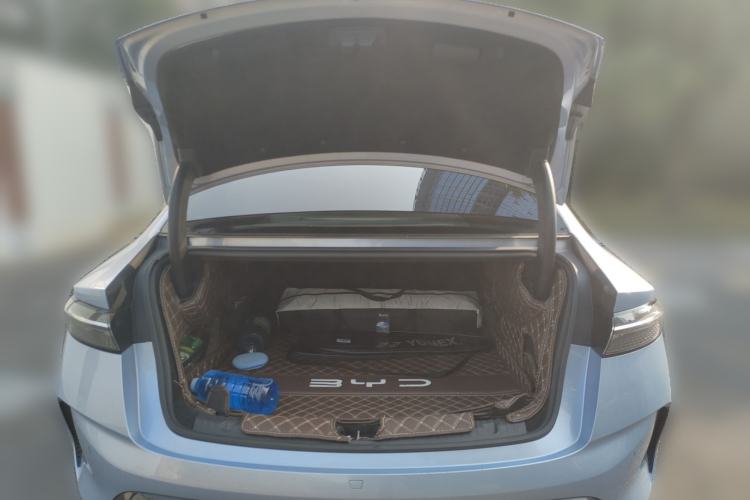 Used BYD Seal 2022 550 km Standard Range Rear-Wheel Drive Prestige Version Trunk