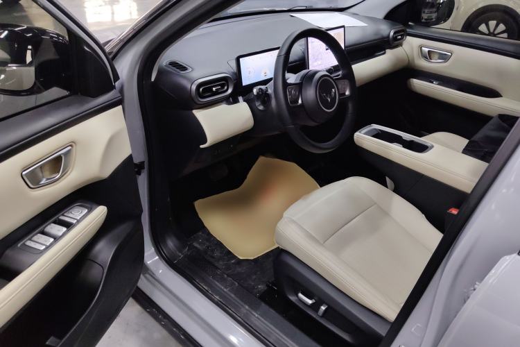 Used Wuling Bingo PLUS 2024 330 km Range Five-Seater Version
