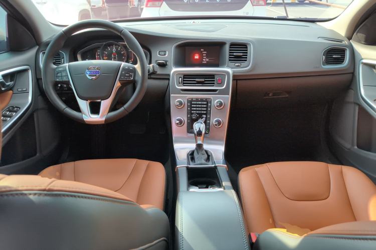 Used Volvo S60 2018 S60L T4 Zhiyuan Edition
