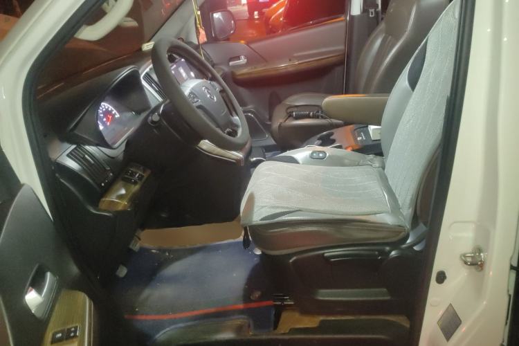 Used FORTHING Lingzhi PLUS 2021 2.0L Manual Luxury 7-Seater