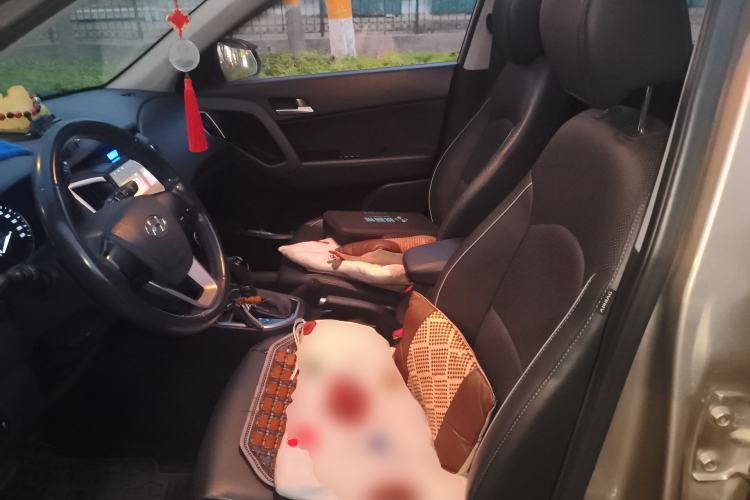 Used Hyundai ix25 2015 1.6L Automatic Two-Wheel Drive Smart GLS Trim Left Front Seat