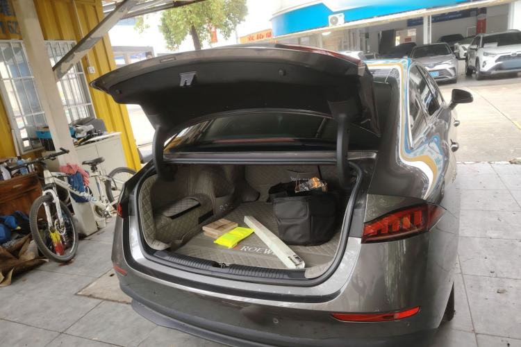 Used Roewe D7 2023 DMH 125km Superior Edition
