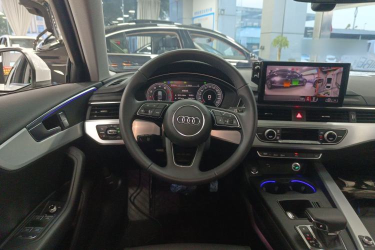 Used Audi A4L 2025 2 Million Units Enjoyment Version 40 TFSI Stylish and Dynamic Type Steering Wheel