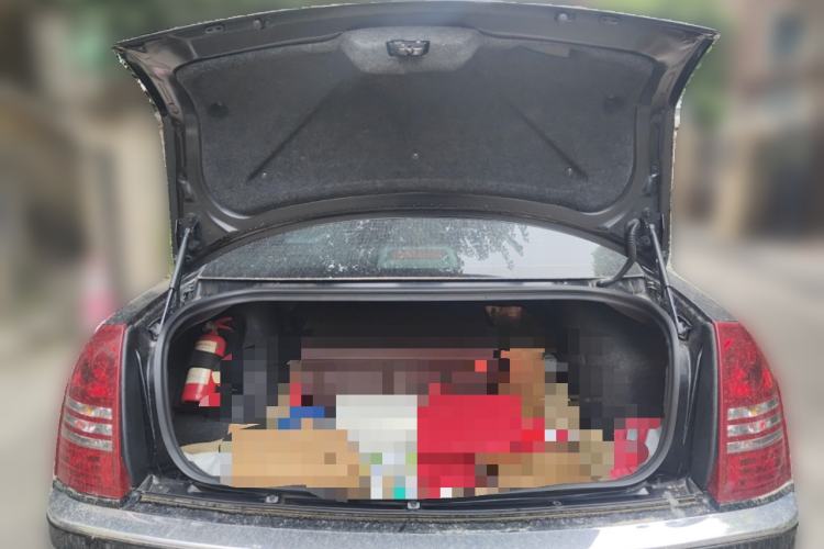 Used Chrysler 300C 2006 5.7L Luxury Navigation Edition Trunk