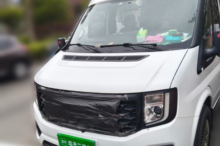 Used JMC Fushun 2023 2.0T Manual Mid-Drive Mid-Roof Commercial Multi-Purpose 7-Seater Passenger Vehicle Front